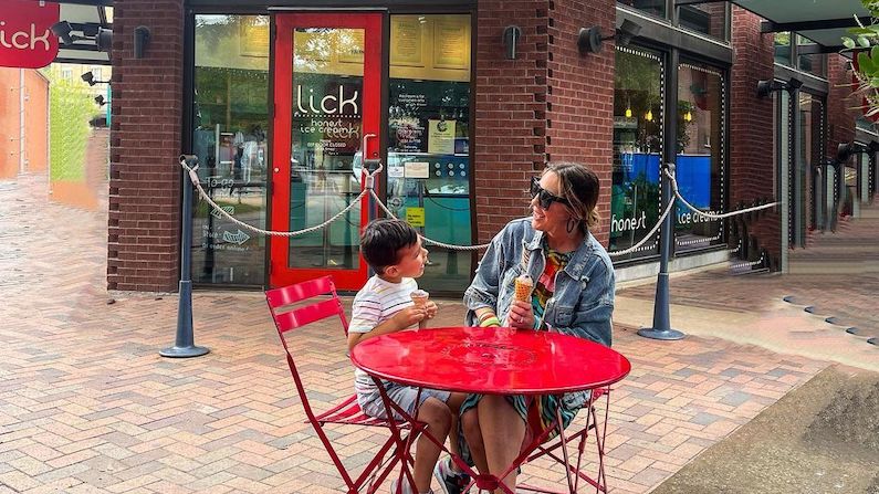Mother and child eating ice cream at the pearl