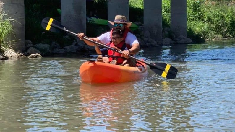 things to do in San Antonio with Kids this weekend of September 9 2022 | Kayak & Stand-Up Paddle Board