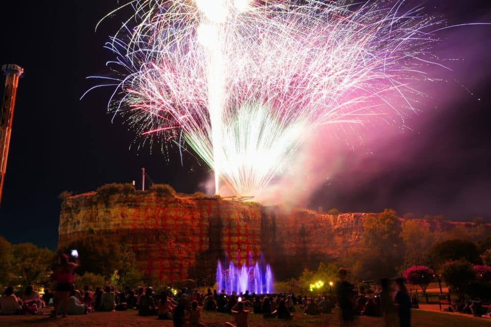 Things to do in San Antonio this weekend of December 30 | 30th Anniversary Fireworks | Image Credit: Six Flags Fiesta Texas