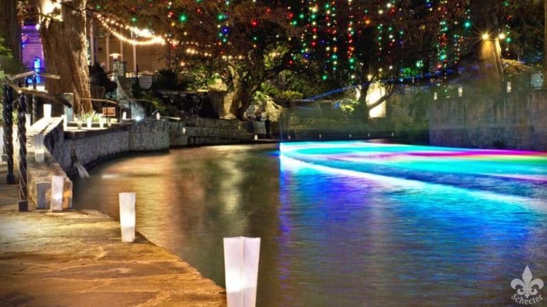 San Antonio Riverwalk Christmas Lights - Ford Fiesta de las Luminarias