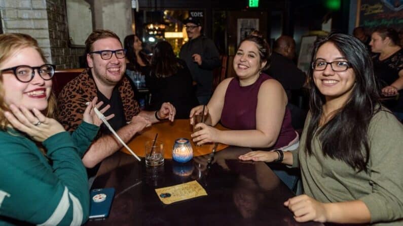 Happy Hour San Antonio - Blue Box Bar