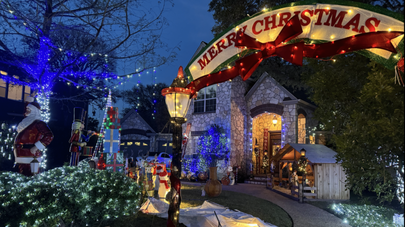 Deerfield Christmas Lights San Antonio TX 2023