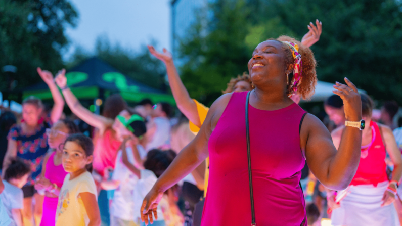 Free and Cheap Events in San Antonio - Hemisfair’s Super Fun Saturday: Glow Dance Party
