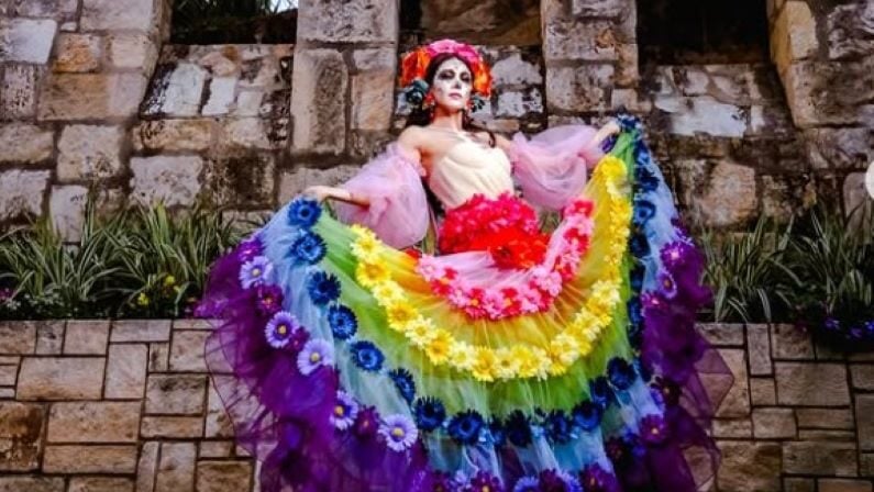 Spooky Season & Beyond: October 2025 Events in San Antonio for Adults 8 October 2025 Events in San Antonio for Adults - Dia de los Muertos Fashion Show
