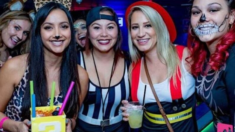 Halloween Events in San Antonio 2025: Parties, Trick-or-Treat & More 16 Halloween events in San Antonio - Halloween Bar Crawls 2025