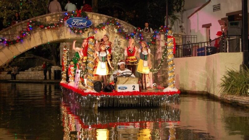 Fall Nights, Fiesta Lights: Best November 2025 Events in San Antonio for Adults 24 November 2025 events in San Antonio for adults - Ford Holiday River Parade