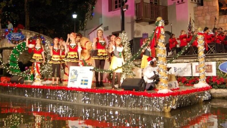 Fall Fun for the Little Ones: Kids Events in San Antonio in November 2025 25 Kids events in San Antonio in November 2025 - Ford Holiday River Parade
