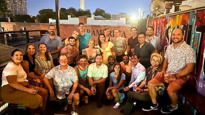 san antonio rooftop bar - Bar America