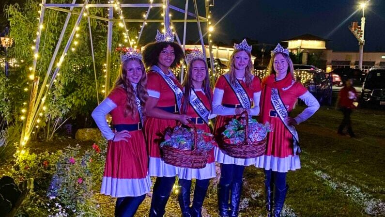 December 2025 events in San Antonio for adults - City of Helotes Lighting of the Lights