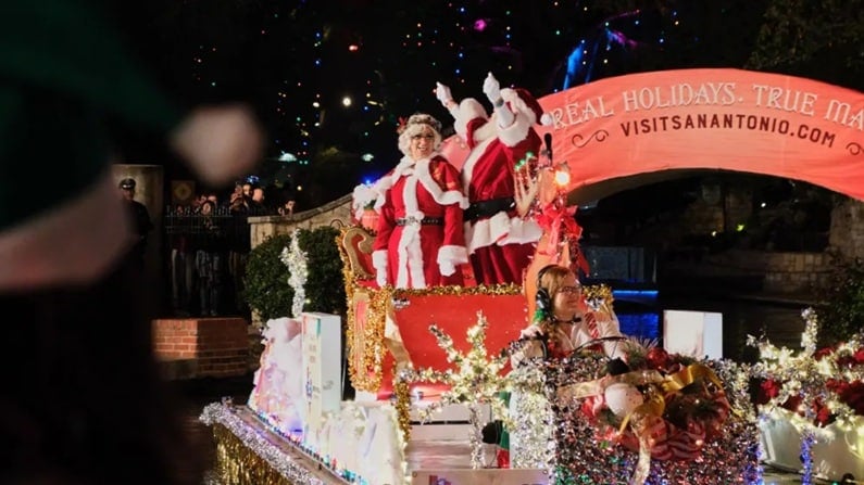 Top 10 Events in San Antonio Today - Friday November 28th 2025 - 44th Ford Holiday River Parade