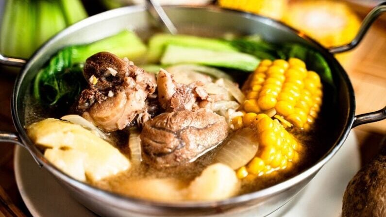 filipino food in san antonio - Sari-Sari Filipino Restaurant, Market, &amp; Bakery