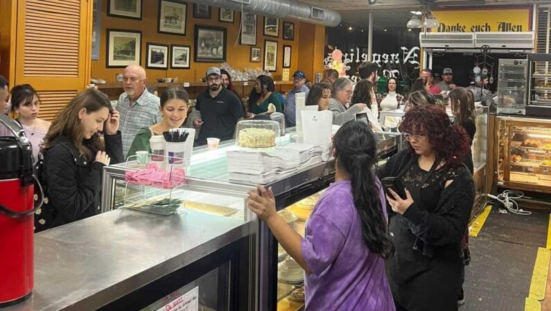 Cheap Eats New Braunfels - Naegelin's Bakery