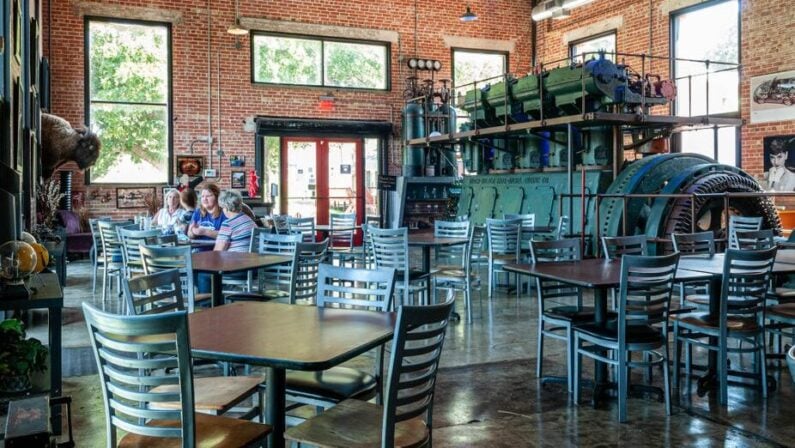 Romantic Restaurants Seguin - The Powerplant Texas Bar & Grill