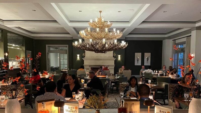 Restaurants Near Seaworld San Antonio - Antlers Lodge