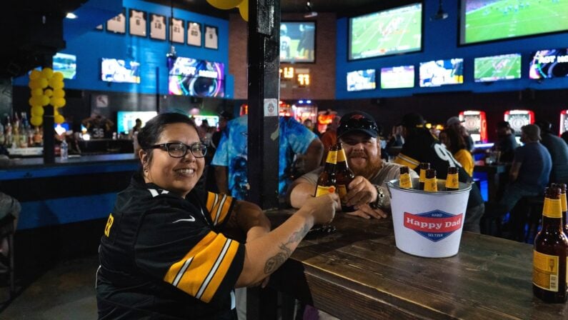 San Antonio Sports Bars - Slackers Bar SA