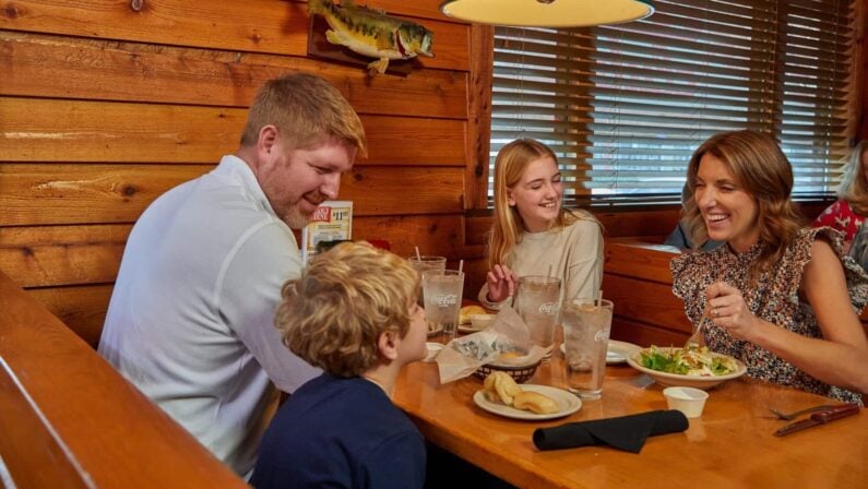 Back-to-School Cheap Eats: Best Family Deals in San Antonio 9 Family Food Deals San Antonio - Texas Roadhouse