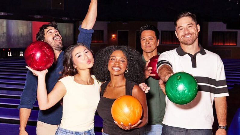 Best Bowling & Gaming Lounges in San Antonio 11 Best Bowling & Gaming Lounges in San Antonio - Bowlero San Antonio