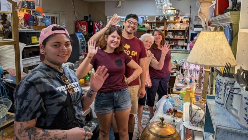 Fall Antiques San Antonio: Best Fairs & Vintage Shops 9 Fall antiques San Antonio - Ironside Antiques Mall