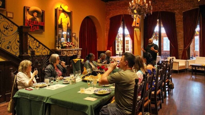 Best Mexican Dessert Shops & Churros San Antonio 10 Churros San Antonio - Mi Tierra Cafe y Panaderia